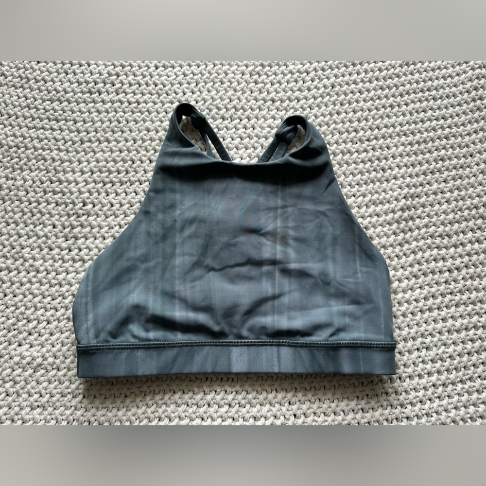 EUC! Lululemon High Neck Sports Bra sz 6